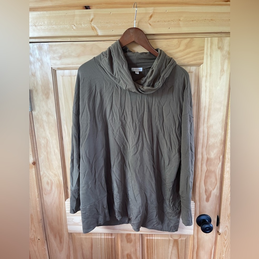 Garnet Hill green turtle neck long sleeve! Extremely soft! Size L